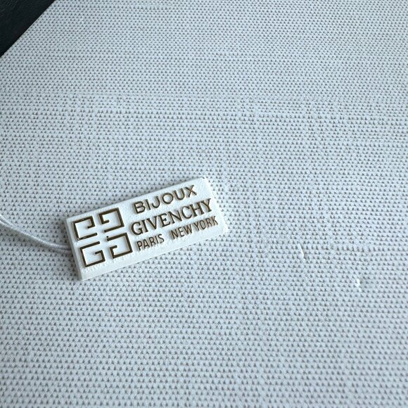 Bijoux Givenchy Gold Tone Rope Twist Bracelet 8" - Picture 6 of 13